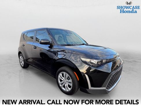 Used 2025 Kia Soul LX FWD image 6