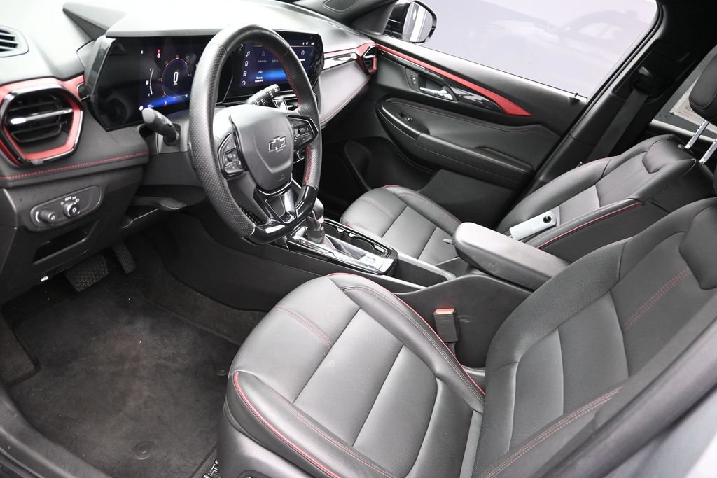 Used 2024 Chevrolet TrailBlazer RS w/ Convenience Package FWD image 18