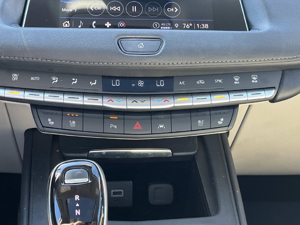 Used 2023 Cadillac XT4 Premium Luxury FWD image 35
