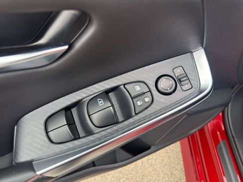 Used 2025 Nissan Sentra SR image 12