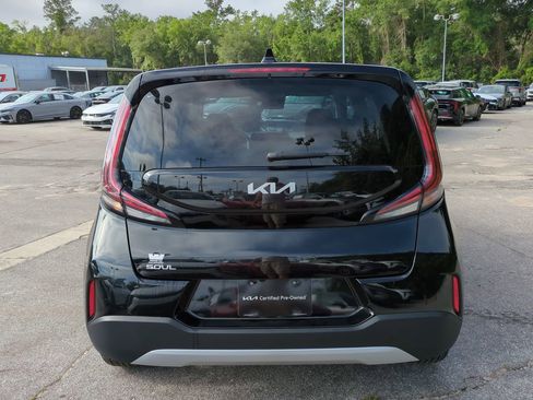 Used 2025 Kia Soul LX w/ LX Technology Package FWD image 6