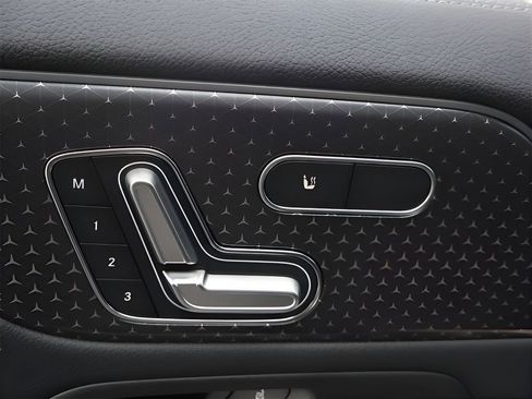 Used 2025 Mercedes-Benz GLA 250 4MATIC image 50