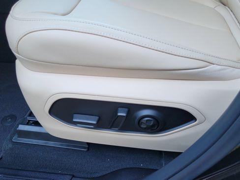 New 2026 Jeep Grand Cherokee L Limited image 9