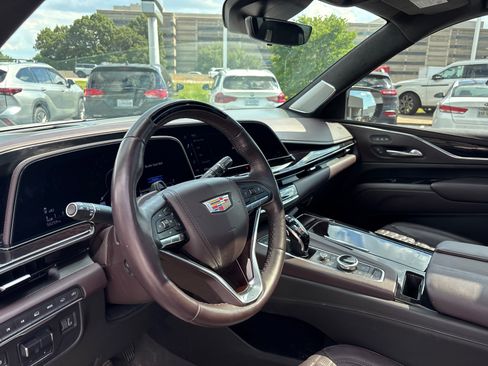 Used 2023 Cadillac Escalade ESV Sport Platinum AWD/4WD image 23