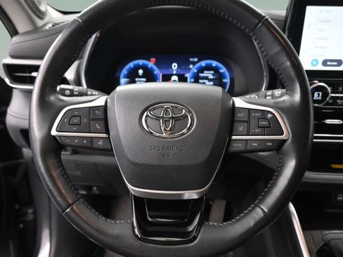 Used 2023 Toyota Highlander Platinum AWD/4WD image 27