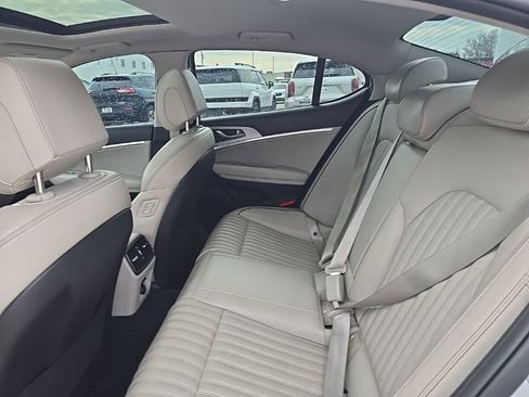 Used 2019 Genesis G70 3.3T Advanced w/ Elite Package image 6
