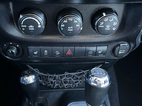 Used 2016 Jeep Wrangler Unlimited Sahara w/ Max Tow Package image 15