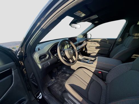 New 2026 Honda Pilot Sport image 9