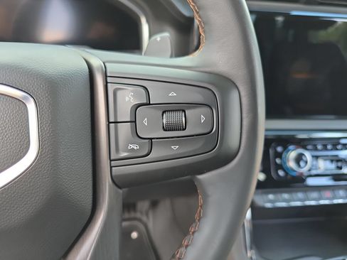 Used 2025 GMC Sierra 1500 AT4 w/ AT4 Premium Package AWD/4WD image 18