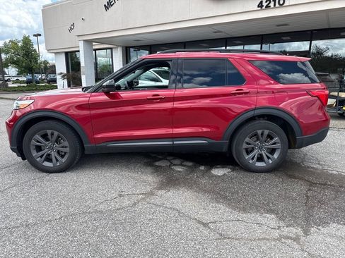 Used 2023 Ford Explorer XLT w/ Equipment Group 202A AWD/4WD image 7