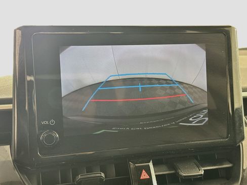 Used 2025 Toyota Corolla LE FWD image 21