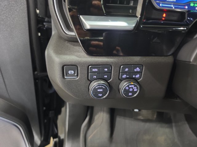 Used 2024 Chevrolet Silverado 1500 High Country w/ High Country Premium Package AWD/4WD image 20