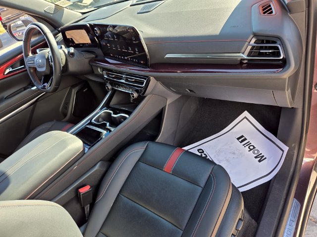 Certified 2024 Chevrolet Traverse RS w/ LPO, Floor Liner Package AWD/4WD image 16