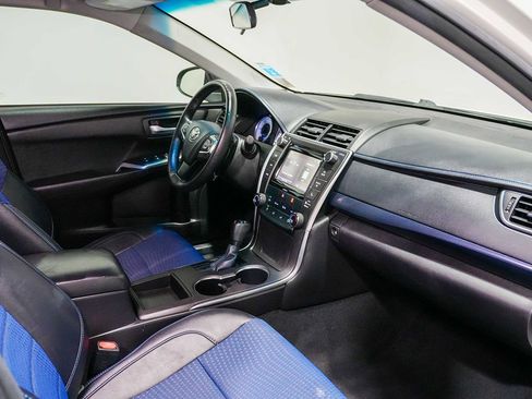 Used 2016 Toyota Camry SE FWD image 23