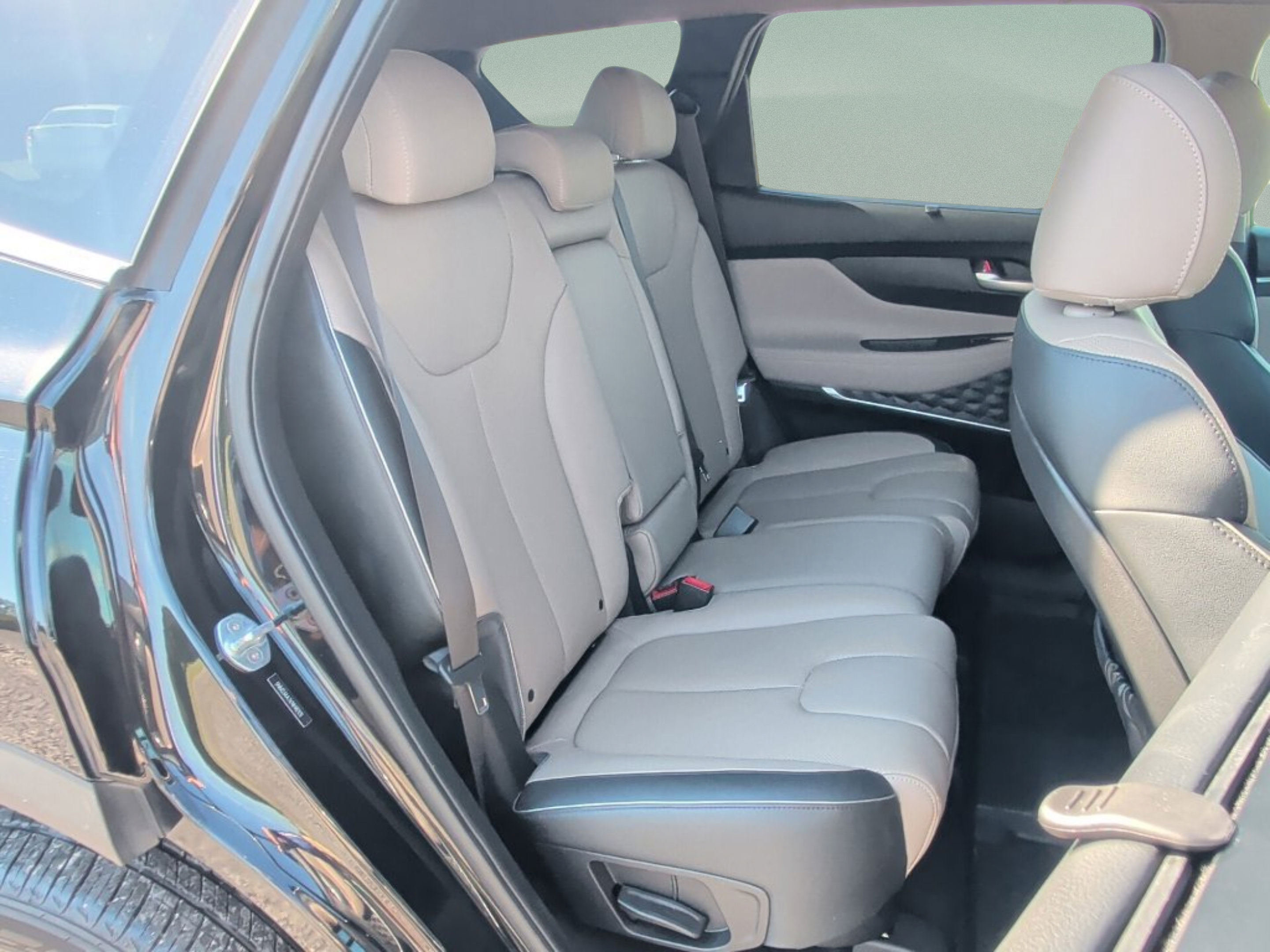 Used 2022 Hyundai Santa Fe SEL w/ Convenience + Premium Package FWD image 40