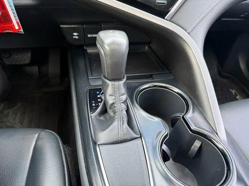 Used 2018 Toyota Camry SE w/ Moonroof Package image 27