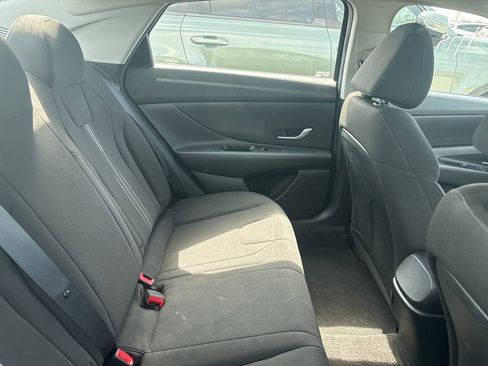 Used 2022 Hyundai Elantra SEL image 9