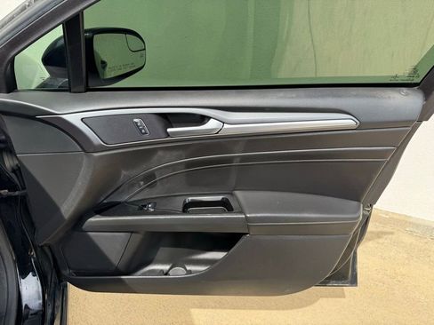 Used 2016 Ford Fusion Titanium FWD image 17