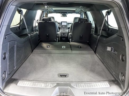 Used 2024 Chevrolet Suburban RST w/ Luxury Package AWD/4WD image 25