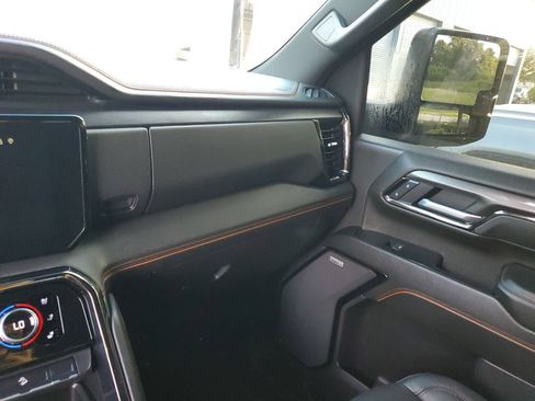 Used 2025 GMC Sierra 2500 AT4 w/ AT4 Premium Plus Package AWD/4WD image 26
