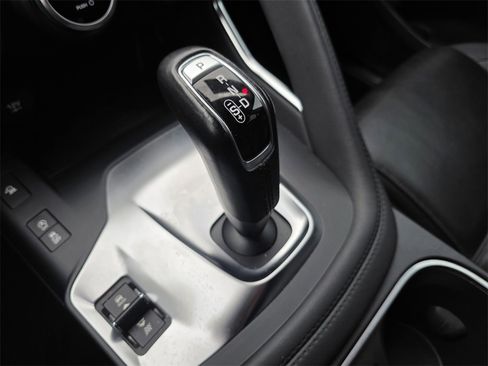 Used 2018 Jaguar E-PACE S image 25