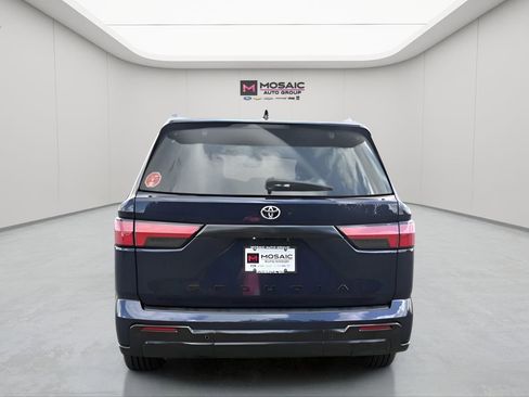 Used 2023 Toyota Sequoia Platinum AWD/4WD image 6