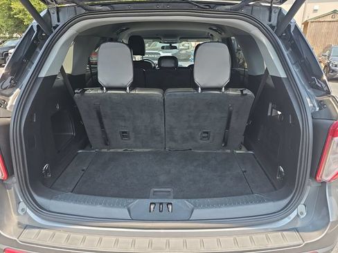 Used 2023 Ford Explorer XLT w/ Equipment Group 202A AWD/4WD image 13