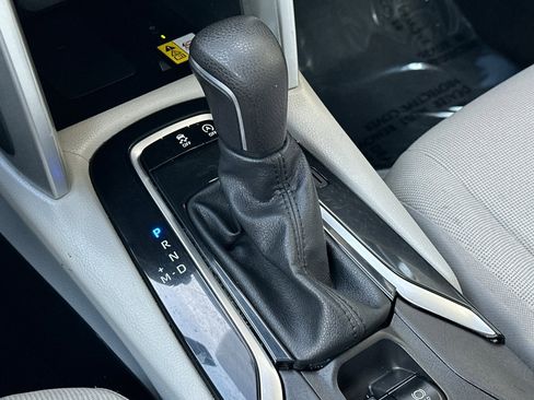 Used 2022 Toyota Corolla Cross LE image 28