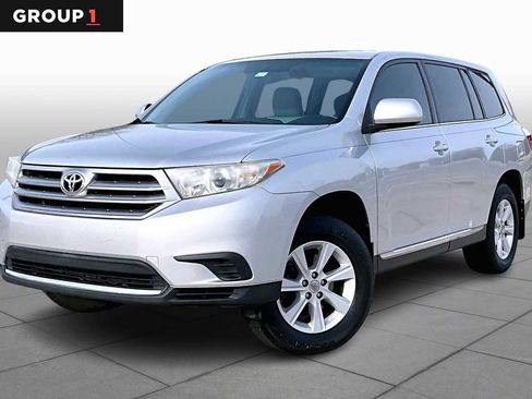 Used 2012 Toyota Highlander SE w/ Tow Pkg image 1