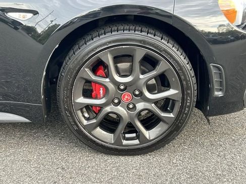 Used 2018 FIAT 124 Spider Abarth w/ Convenience Group RWD image 13