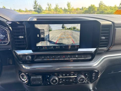 Used 2024 Chevrolet Silverado 1500 High Country w/ Technology Package AWD/4WD image 22