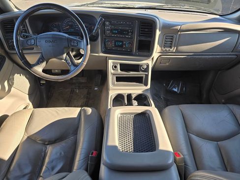 Used 2005 GMC Sierra 2500 SLT w/ Heavy-Duty Power Package image 18