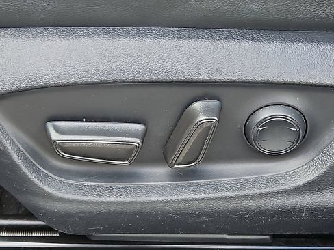 Used 2023 Toyota Camry SE image 25