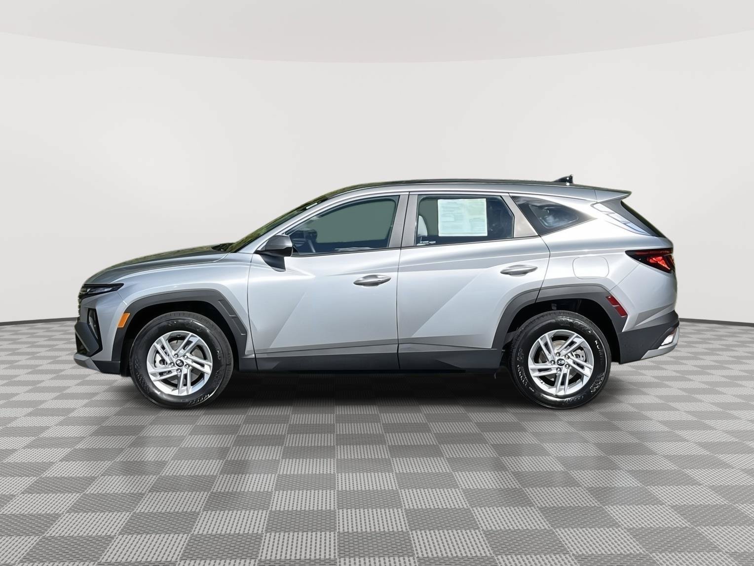Used 2025 Hyundai Tucson SE AWD/4WD image 7