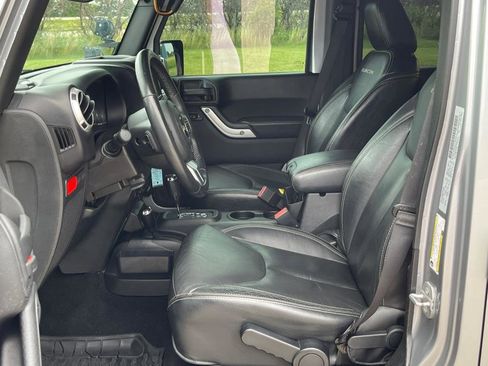 Used 2016 Jeep Wrangler Unlimited Rubicon image 23