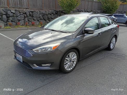 Used 2018 Ford Focus Titanium FWD image 2