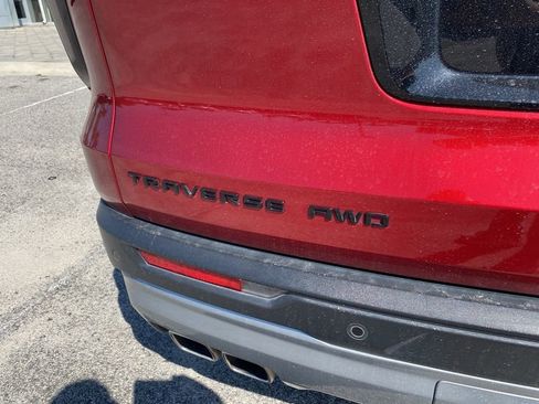 Used 2025 Chevrolet Traverse Z71 w/ Enhanced Driving Package AWD/4WD image 6