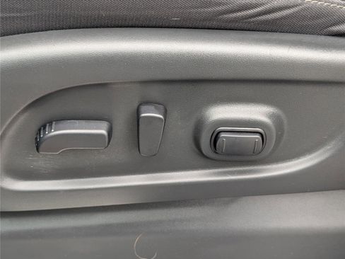 Used 2020 Nissan Titan SV w/ SV Convenience Package AWD/4WD image 19
