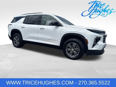 Used 2026 Chevrolet Traverse LT AWD/4WD image 1