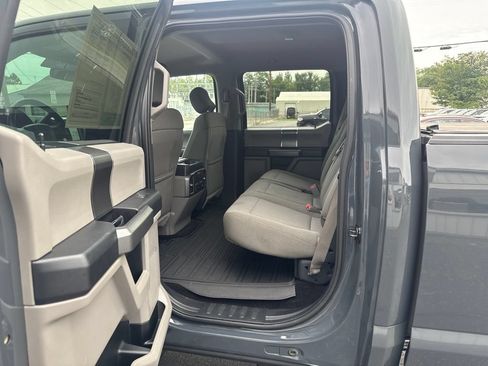 Used 2017 Ford F150 XLT w/ Equipment Group 302A Luxury AWD/4WD image 15