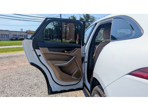 Used 2021 Jaguar F-PACE S image 10