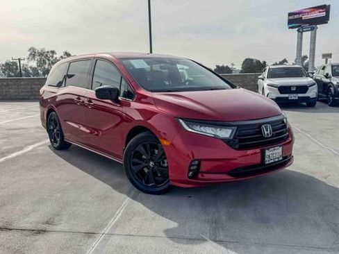 Used 2024 Honda Odyssey Sport image 2