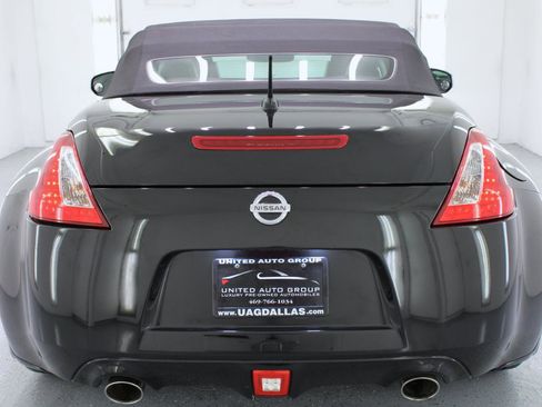 Used 2010 Nissan 370Z Touring w/ Sport Pkg RWD image 30