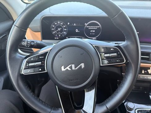 Used 2024 Kia Seltos EX AWD/4WD image 17
