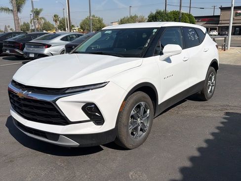 Used 2025 Chevrolet Blazer LT image 1