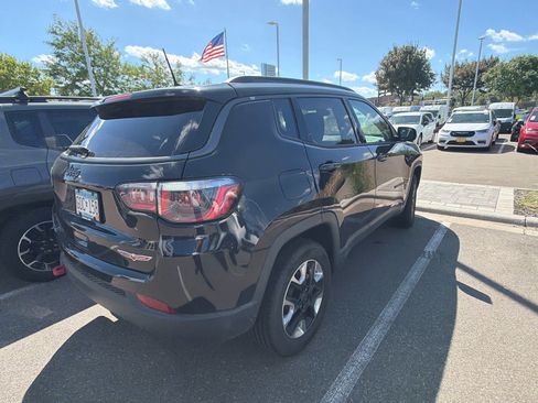 Used 2018 Jeep Compass Trailhawk w/ Leather Interior Group AWD/4WD image 3