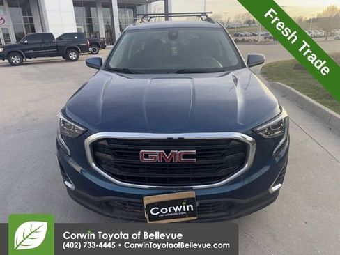Used 2020 GMC Terrain SLE w/ Driver Convenience Package image 3