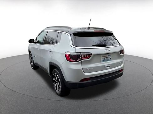 Used 2025 Jeep Compass Limited image 16