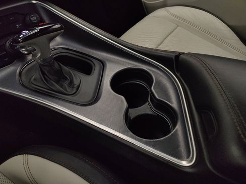 Used 2015 Dodge Challenger SXT Plus RWD image 26