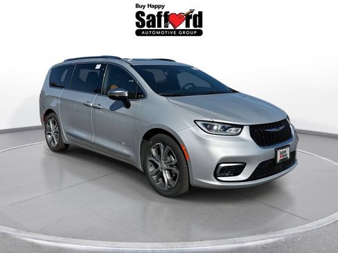 New 2026 Chrysler Pacifica Pinnacle FWD image 9